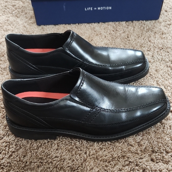 Rockport Black Slip-On Loafers with Quality Stitching - Picture 5 of 8